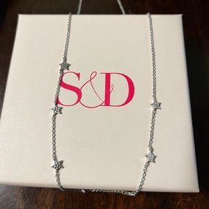S&D dainty star necklace.